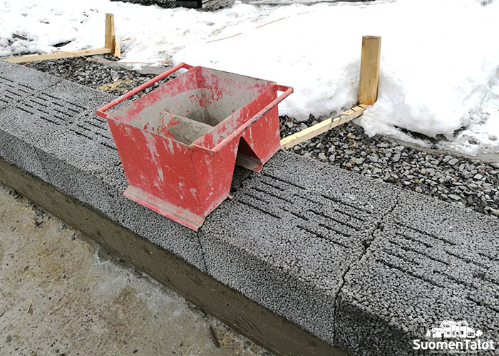 Строительство дома из керамзитобетонных камней SuomenTalot