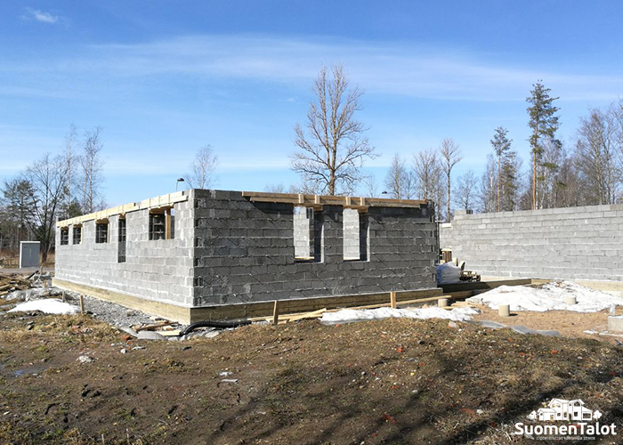 Строительство дома из керамзитобетонных блоков SuomenTalot